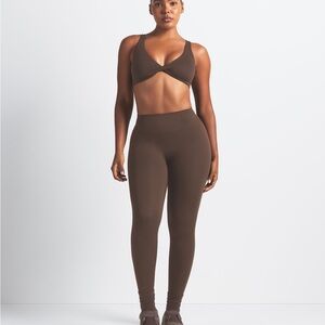 NikeSKIMS Matte 
Women's High-Waisted 26" Leggings